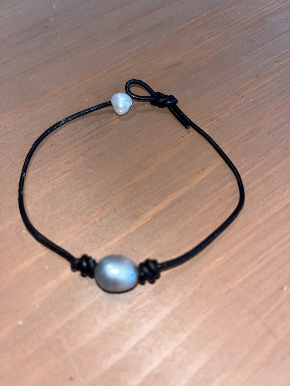 Bracelet pearl silver freshwater pearl in leather cord new slight color removed